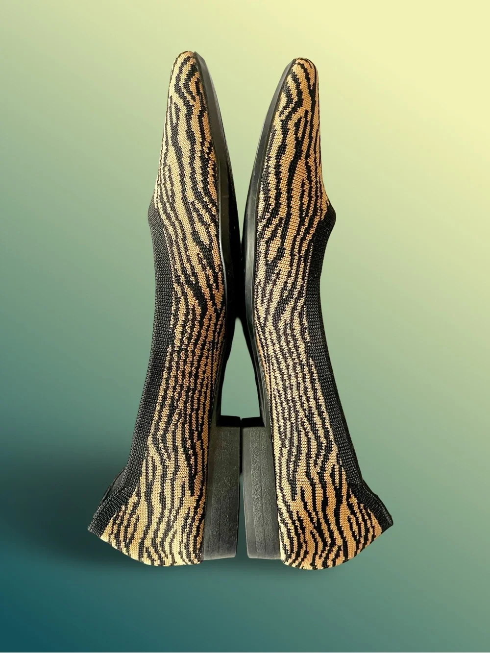 MIA Kerri Tiger Stripe Knit Pointed Toe Slip on Ballet Flats Tan Black Sz8